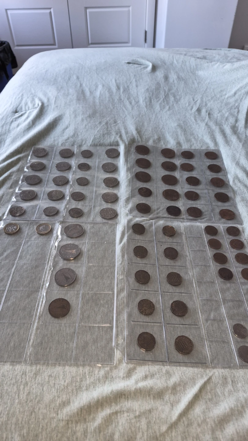 Collection of assorted British coins
