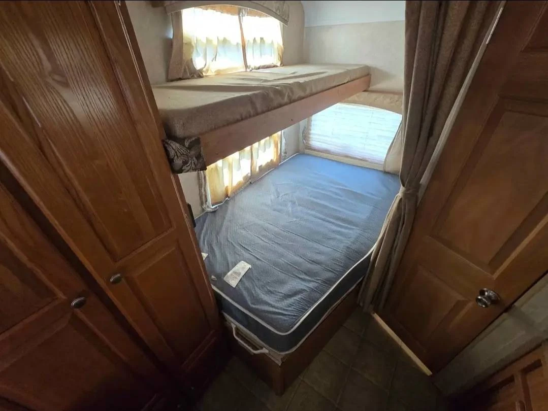 2007 Rockwood 27 Foot Camper/Bunkhouse Trailer - photo 5