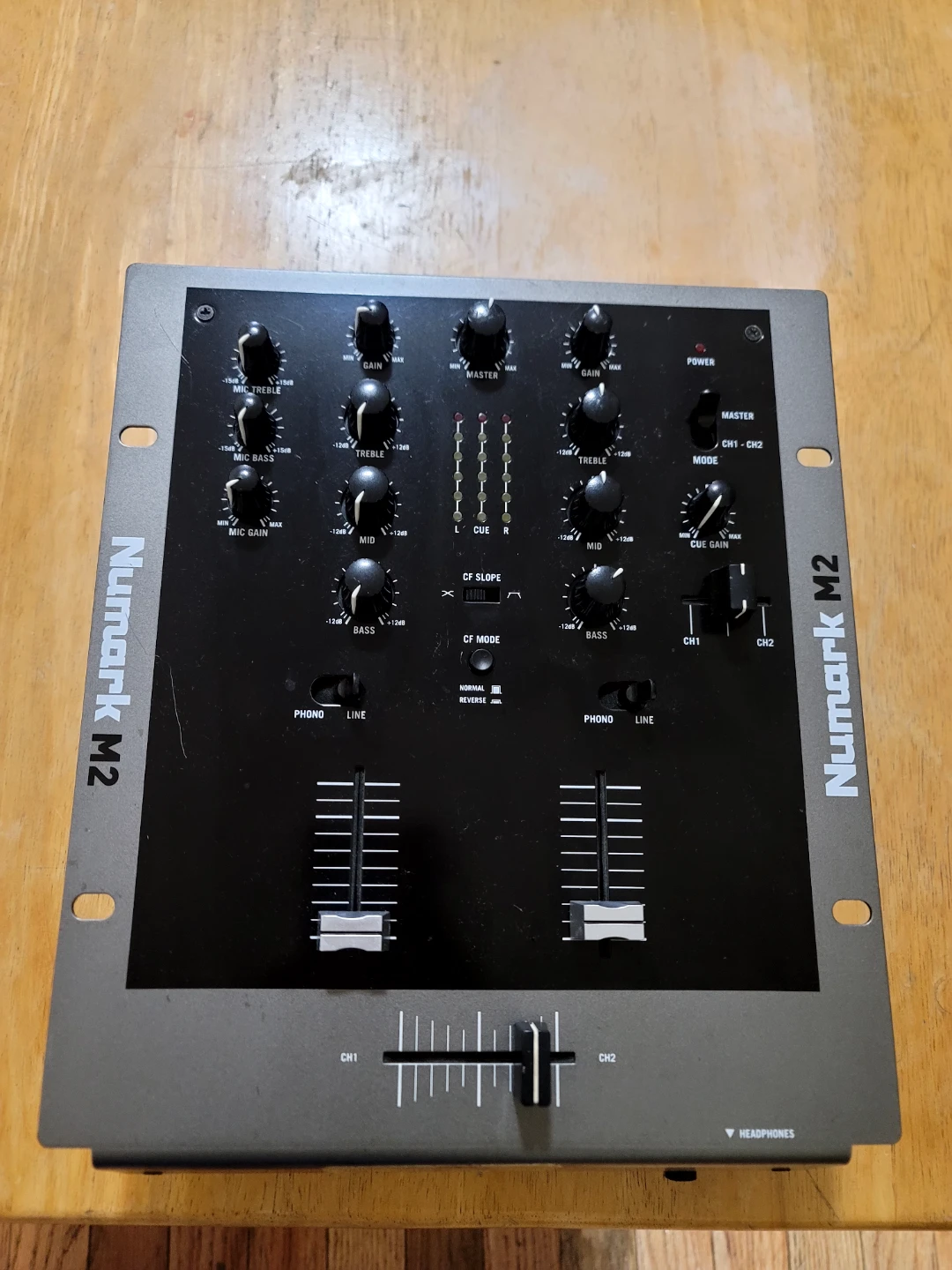 Numark M2 2-Channel Professional Scratch DJ Mixer - photo 2