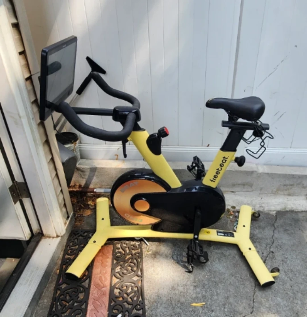Freebeat Studio Spin Bike with Screen