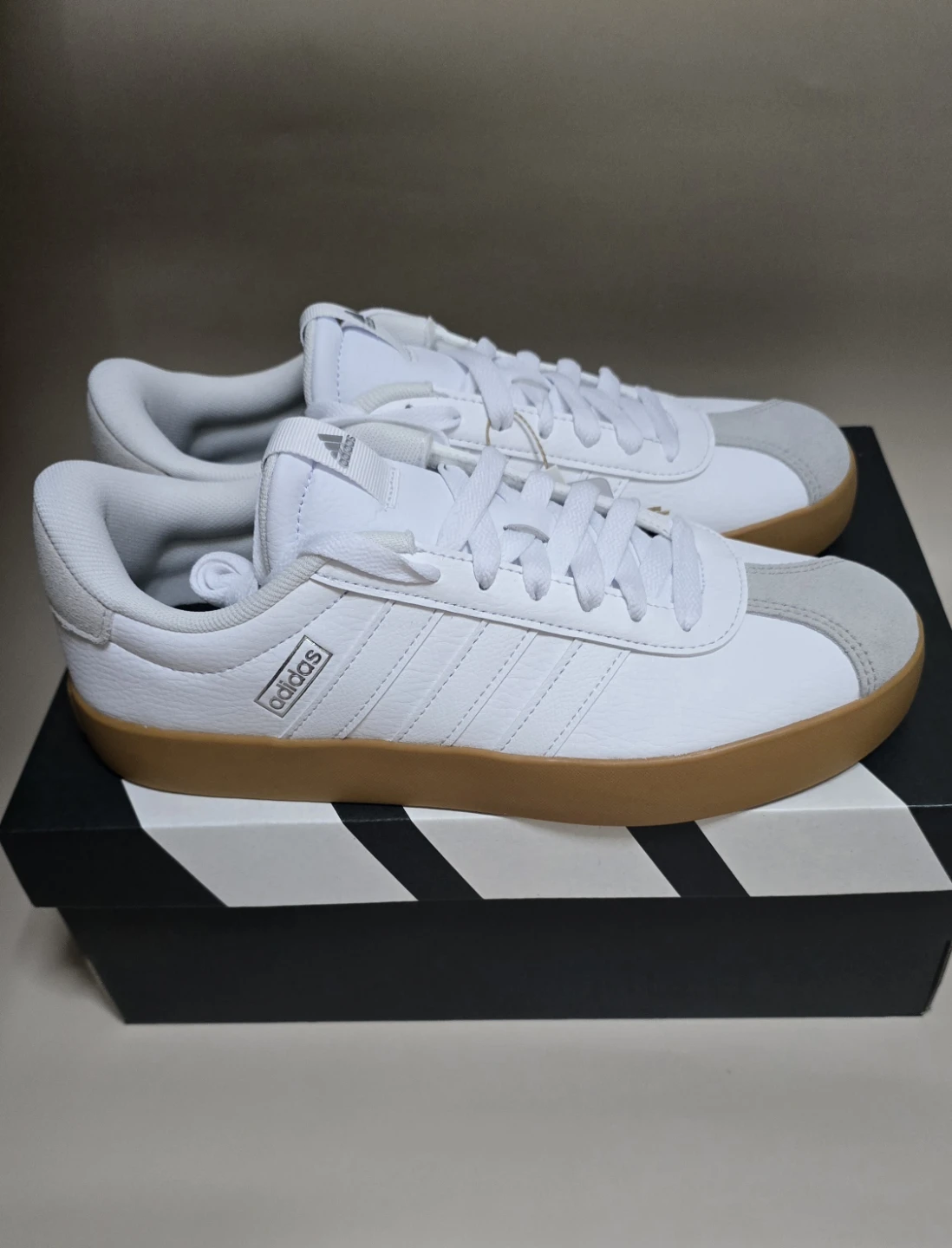 Adidas VL Court 3.0 Shoes  - Size 7.5 - photo 3