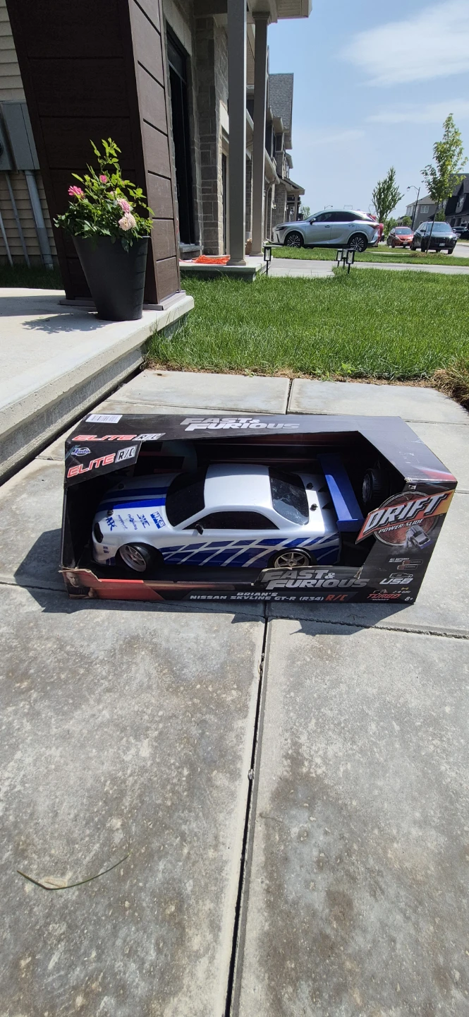Fast & Furious Brian's Nissan Skyline GT-R (R34) RC Car