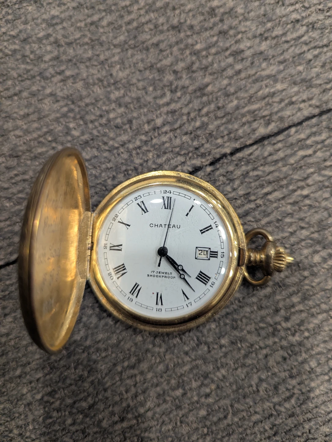 Chateau Gold Tone Pocket Watch - photo 2