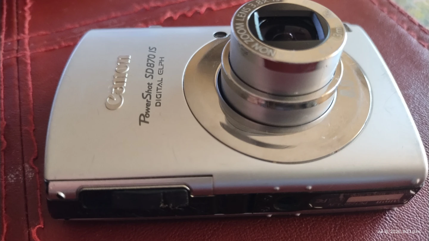 Canon PowerShot SD870 IS Camera - photo 2