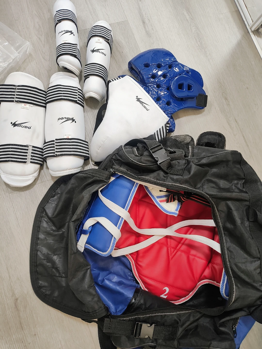 MUDO Taekwondo Sparring Gear Set with Bag