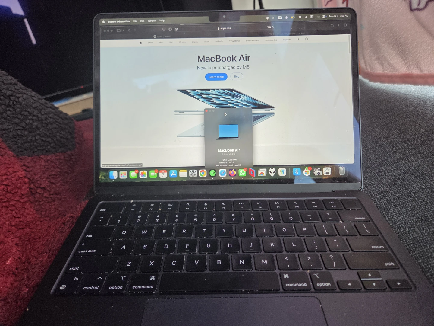 2024 Apple MacBook Air M3 13 inch 16GB RAM/256GB SSDaptop