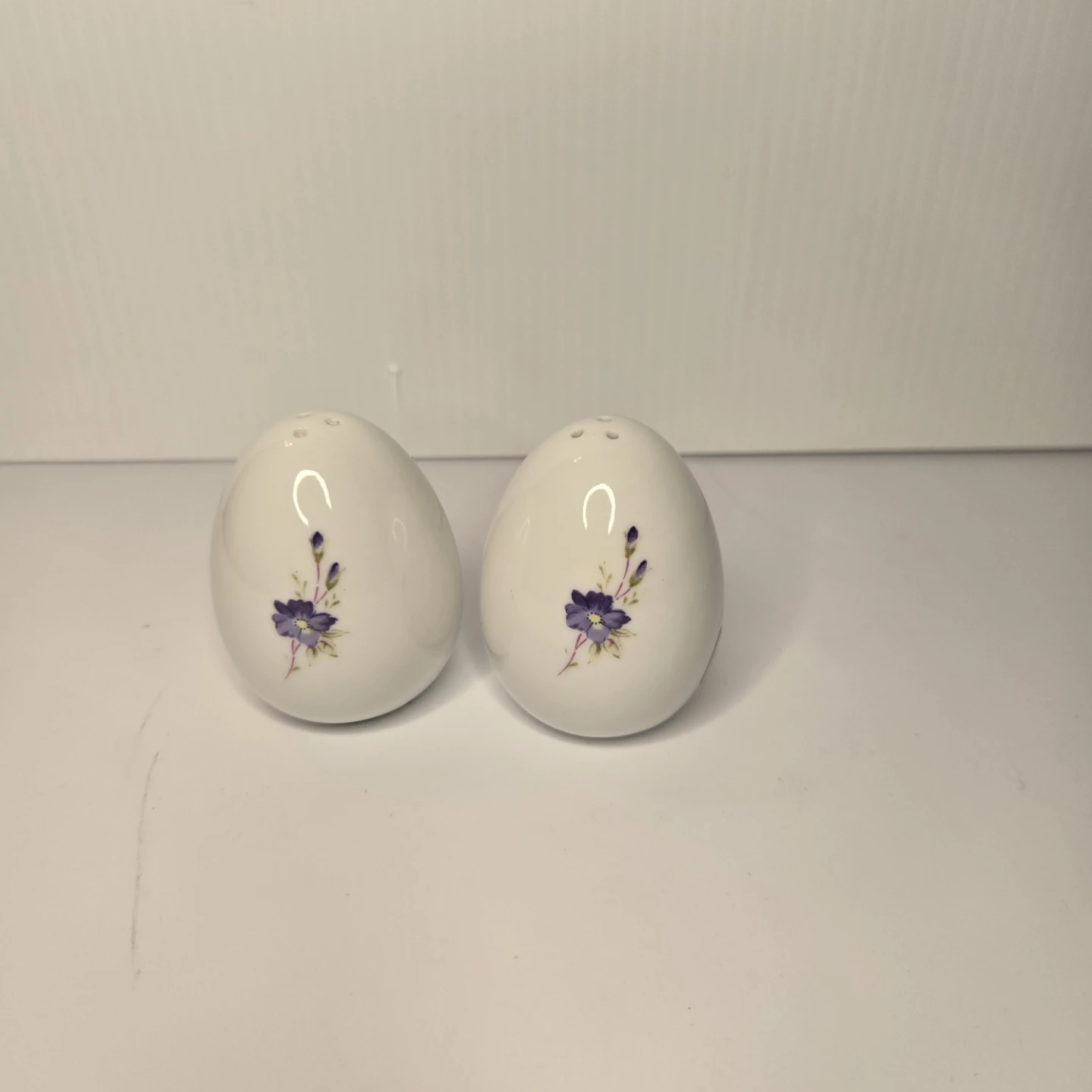 Lefton Egg Shaped Salt and Pepper Shakers - photo 2