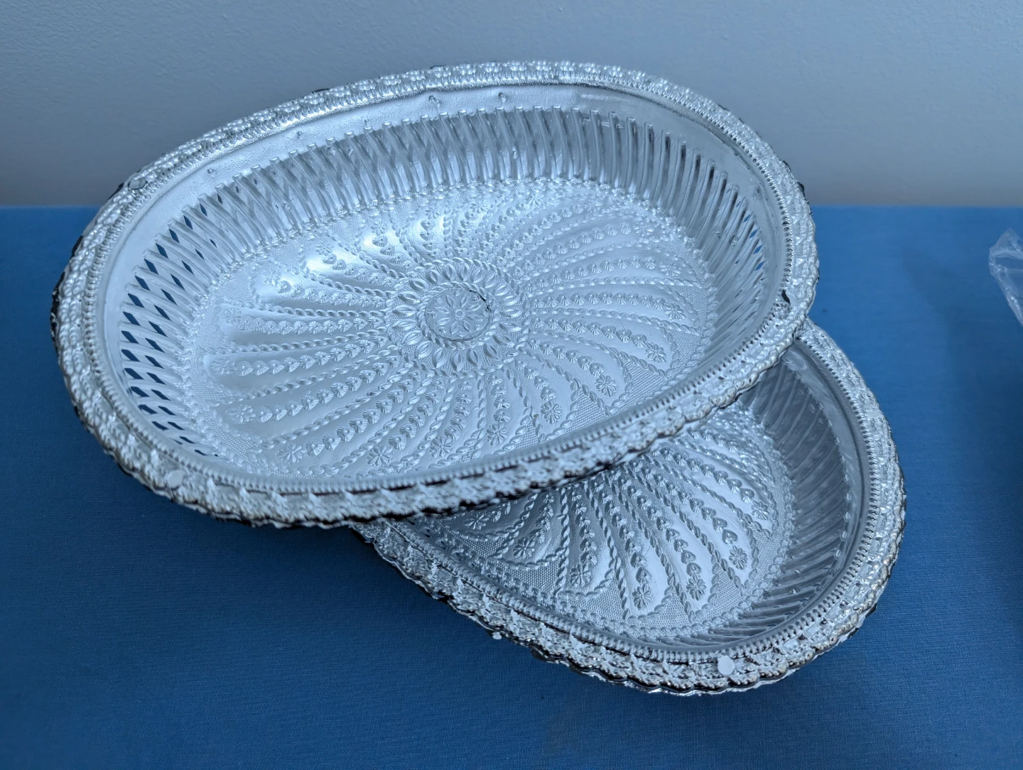 Set of 2 Silver Oval Serving Trays - photo 3