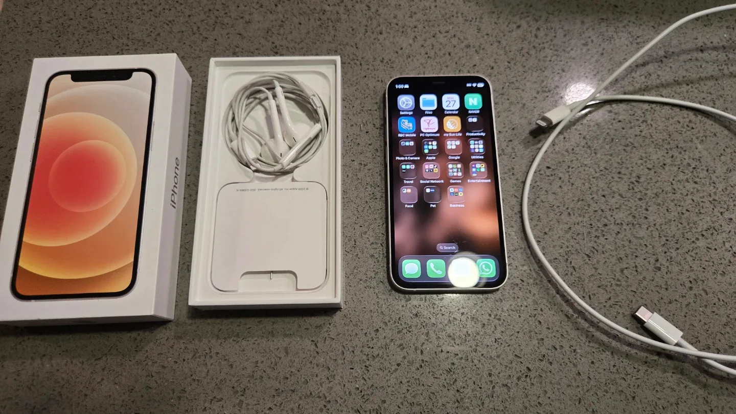iPhone 12 mini 128GB - White (Great Condition + Bonus EarPods)