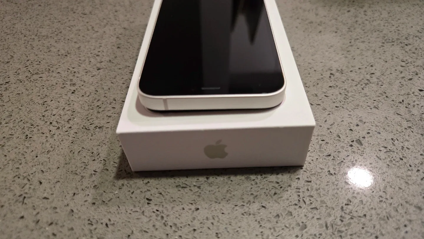 iPhone 12 mini 128GB - White (Great Condition + Bonus EarPods) - photo 3
