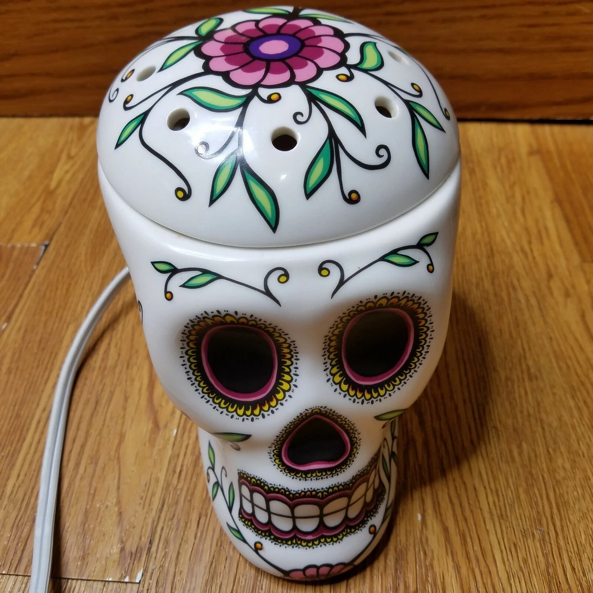 Scentsy Sugar Skull Wax Warmer - photo 2