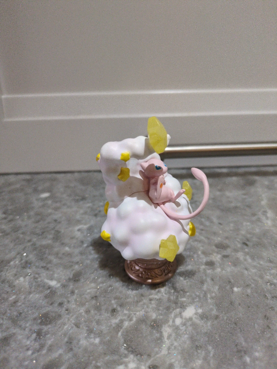 Pokemon Mew Figurine - photo 4