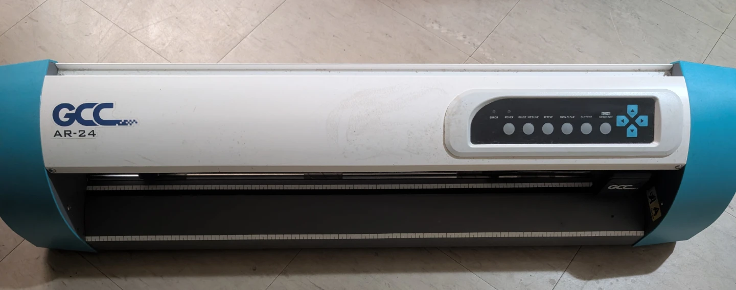 GCC AR-24 Vinyl Cutter Plotter