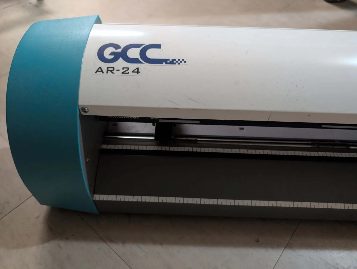 GCC AR-24 Vinyl Cutter Plotter - photo 3