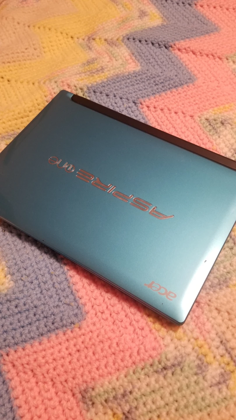 ACER Aspire One D260 Blue Netbook Laptop - photo 2