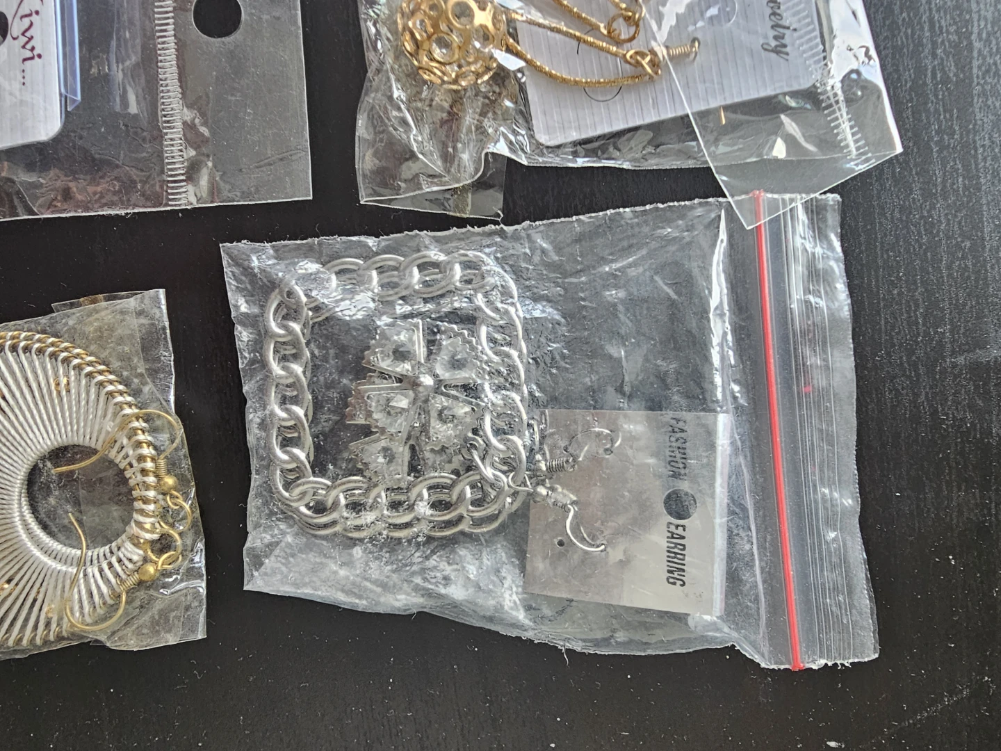 6 New Assorted Fashion earrings - photo 4