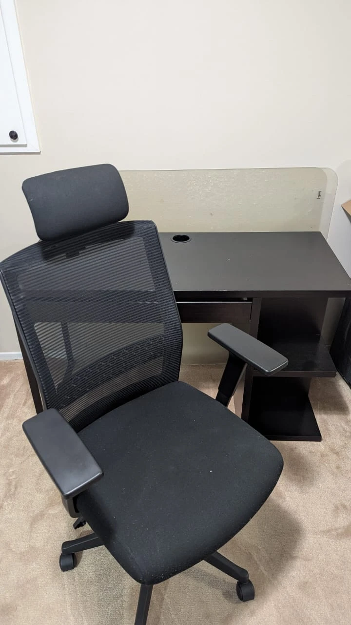 Black Mesh Office Chair and Black Desk - photo 4