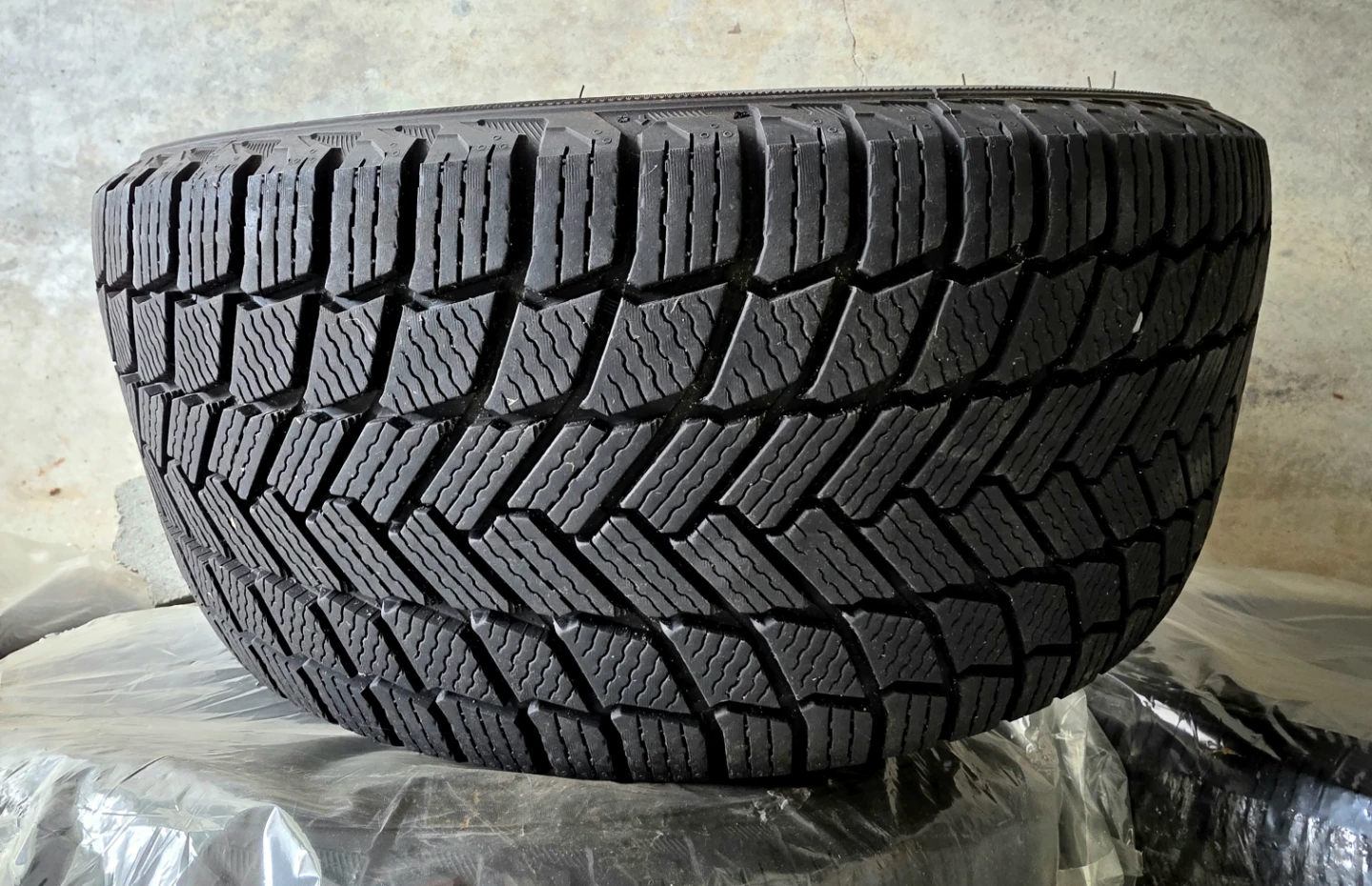 Michelin X-Ice Snow Winter Tires - 245/45R18 - photo 5