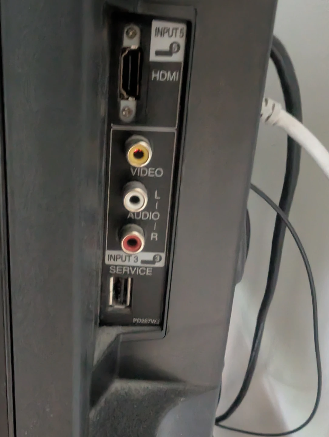 50" TV with lots of ports (Sharp Aquos) - photo 2