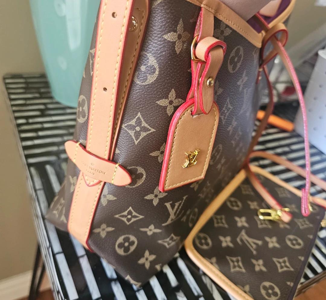 Louis Vuitton Monogram Tote Bag with Pouch - photo 3