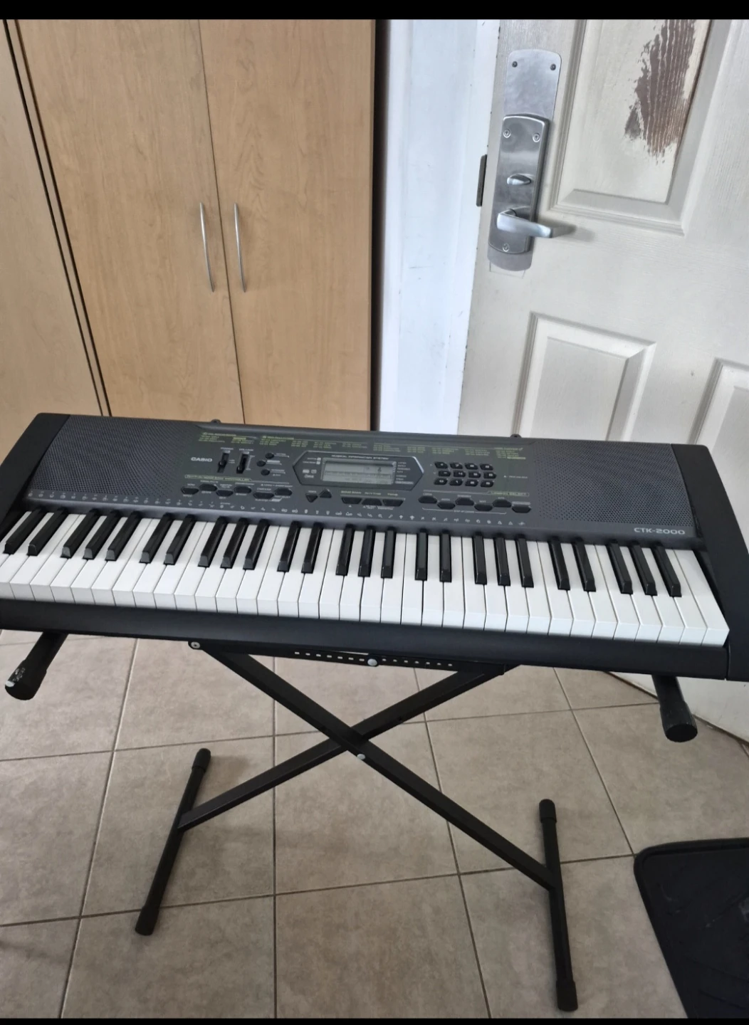Electric Casio Keyboard  CTK 2000