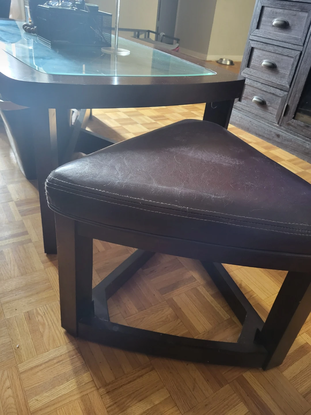 Wooden centre table  with 2 footstools - photo 2