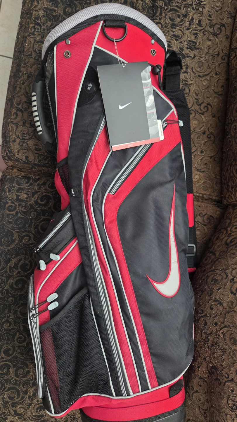 Nike 14-way cart golf bag in black and red and 2 golf clubs - photo 3