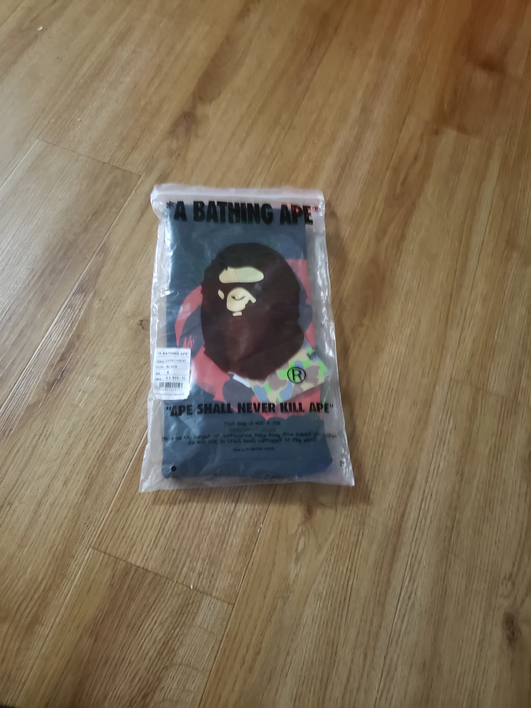 A bathing Ape. Size s.