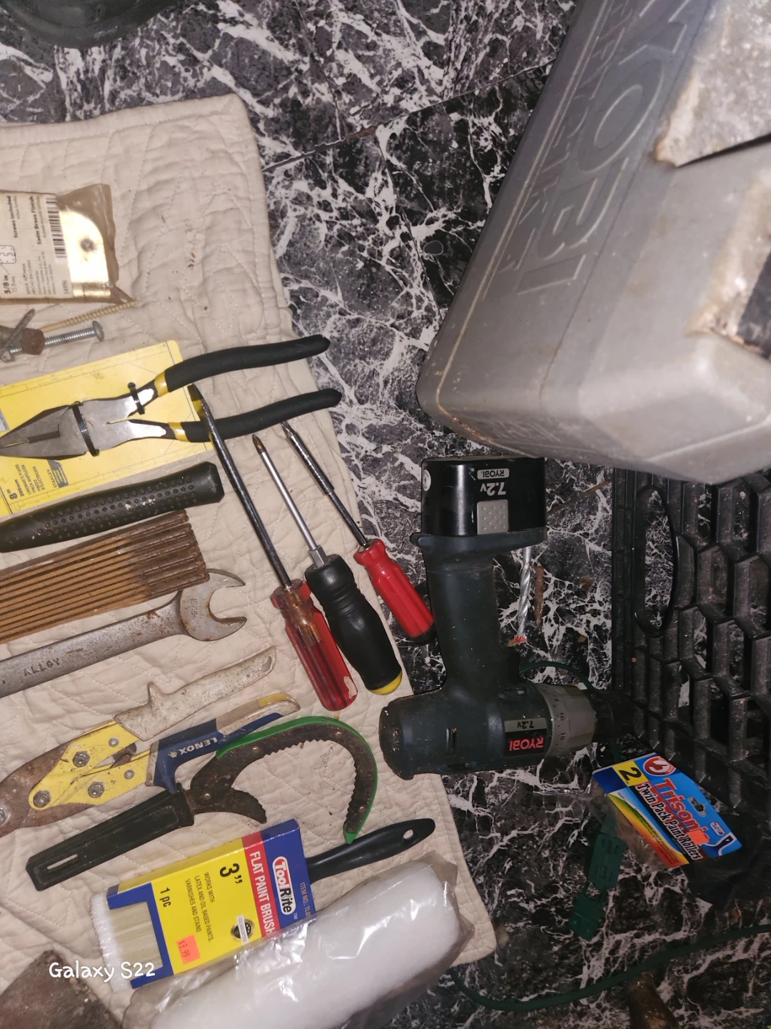 Ryobi 7.2V Cordless Drill and Tools - photo 2