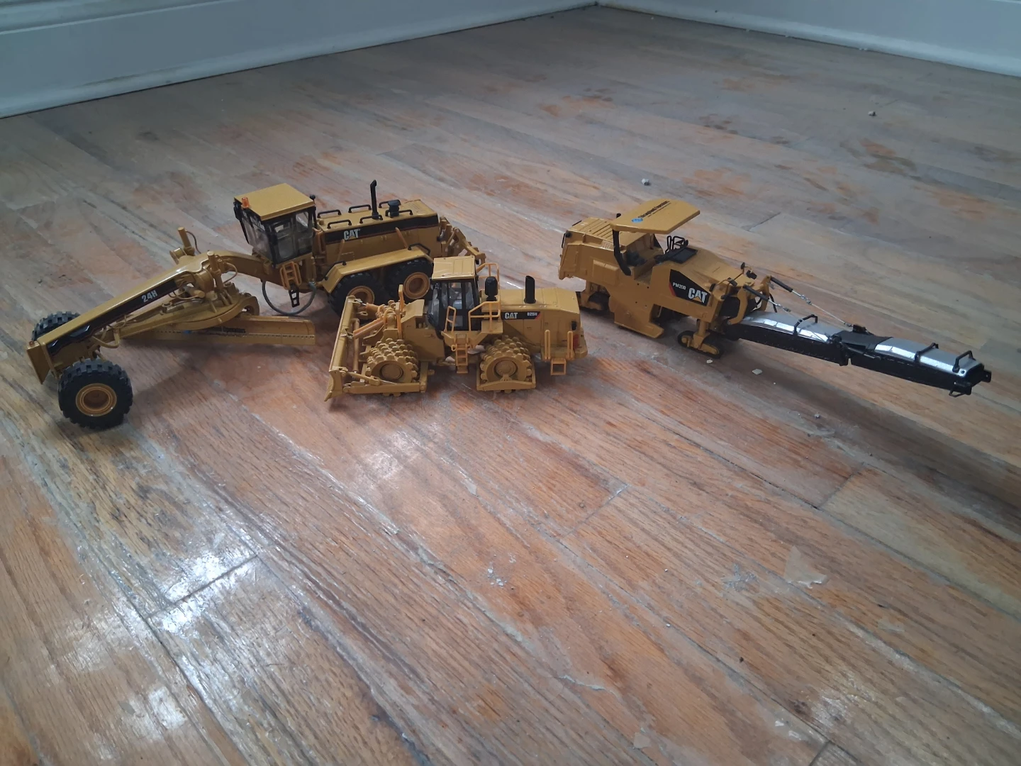 CAT 825H Soil Compactor Toy