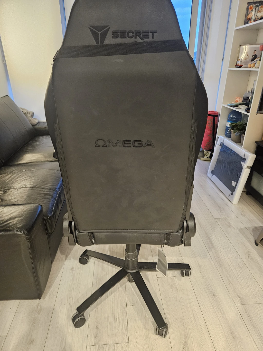 2020 Secretlab Omega Gaming Chair FREE - photo 2