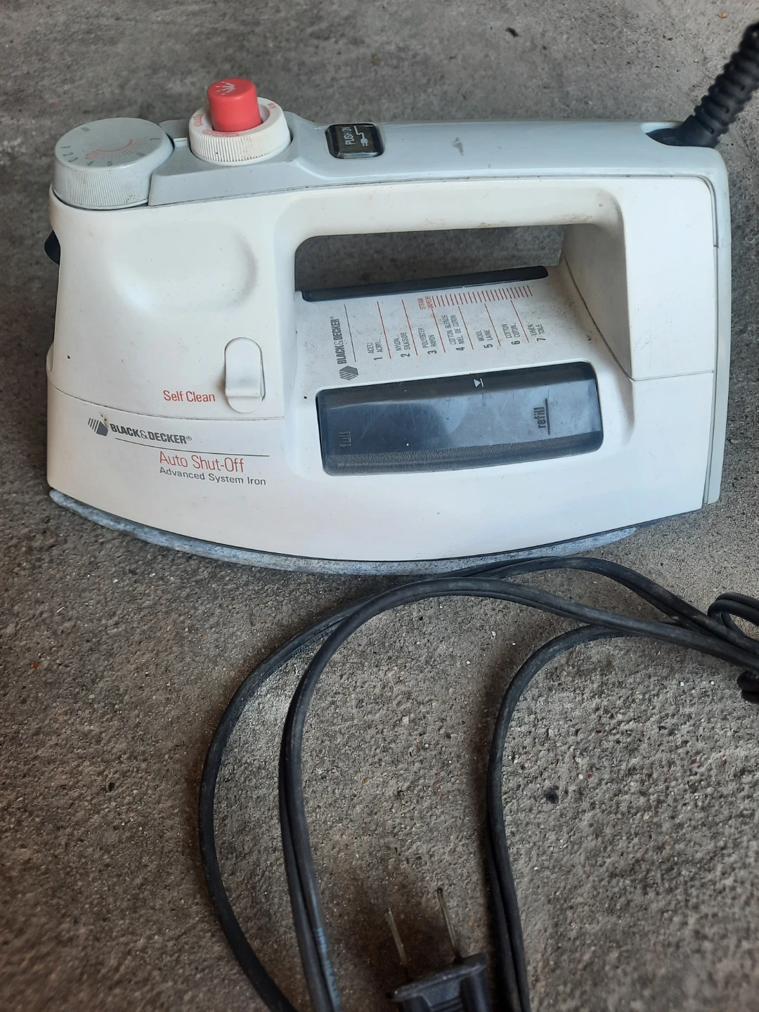 BLACK+DECKER FL610S Auto Shut-Off Advanced System Iron - photo 2