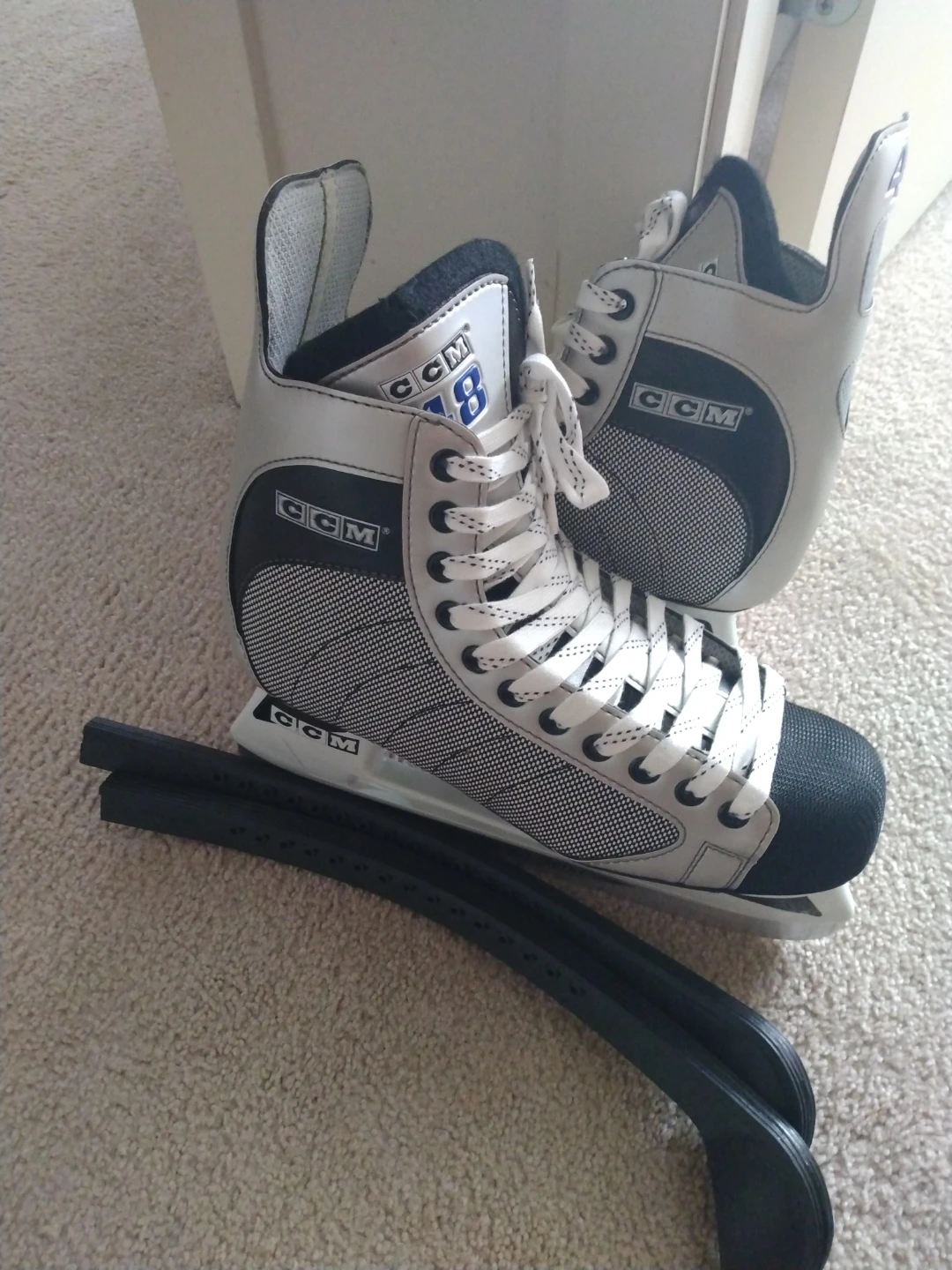 CCM 48 Hockey Skates - Size 9