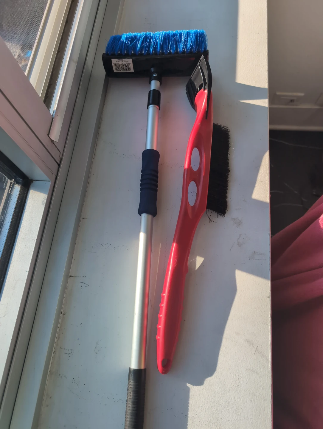 Extendable Snow Brush and Ice Scraper Set