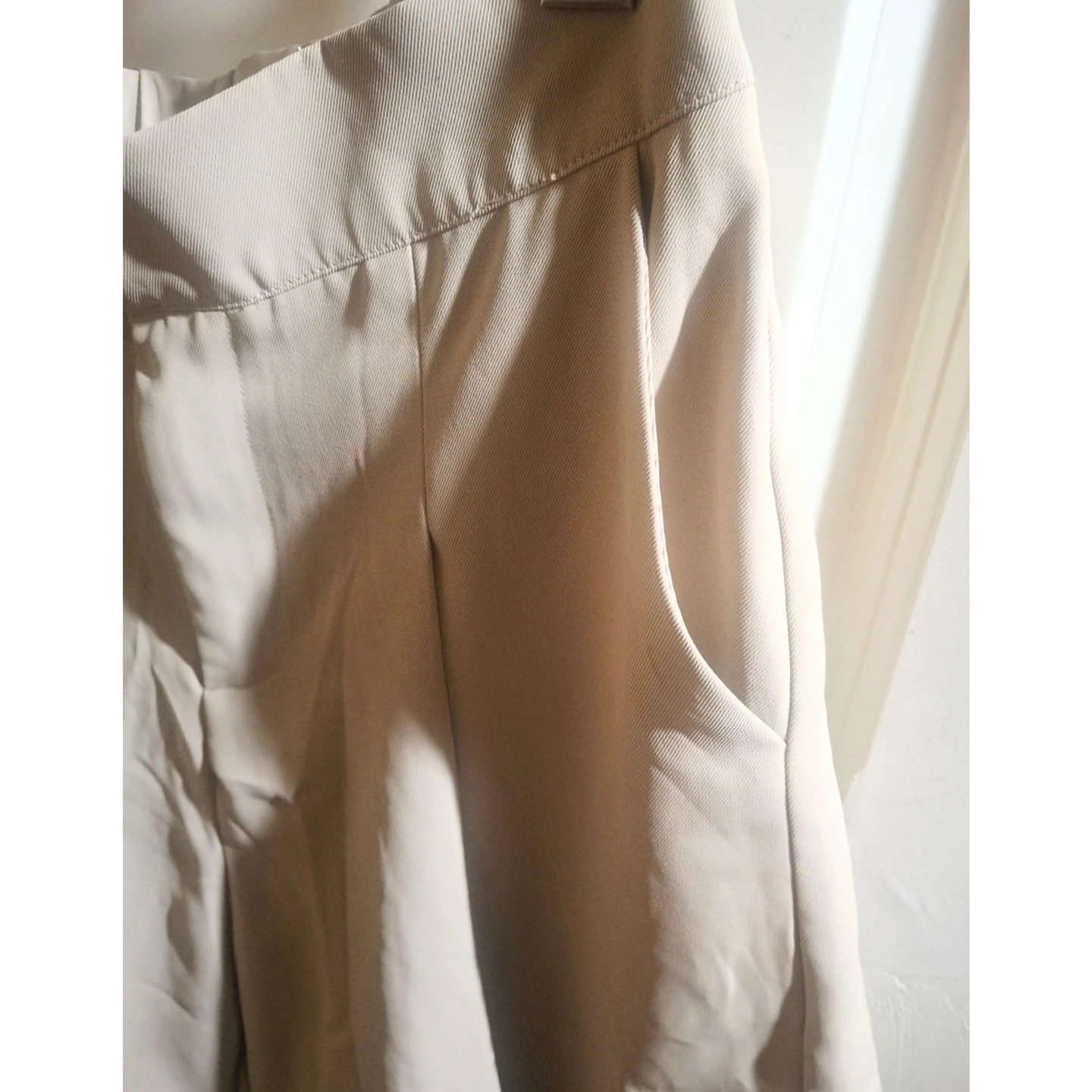 Women's Cream Color Pleated & High-Waisted Shorts - photo 3