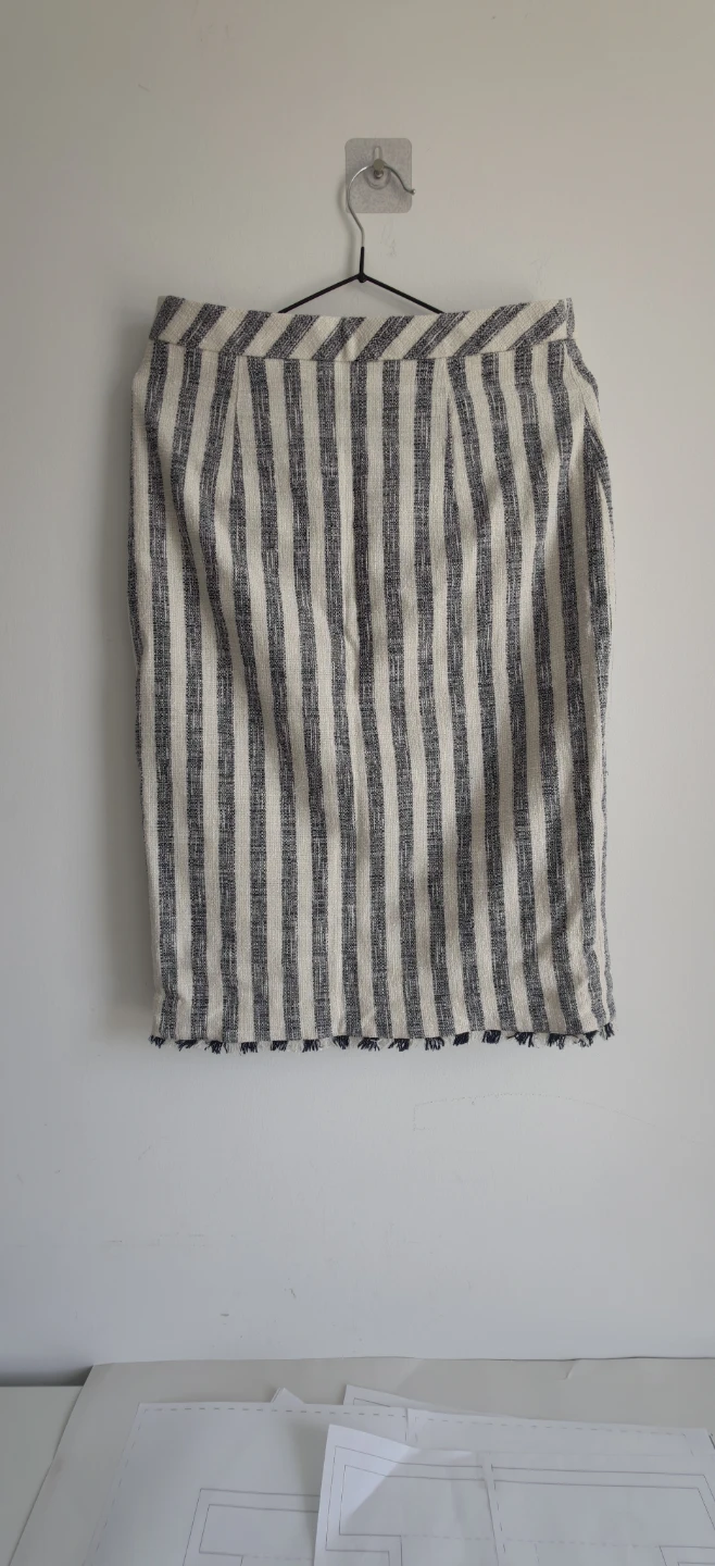 Banana Republic Striped Pencil Skirt Size 4 - photo 3