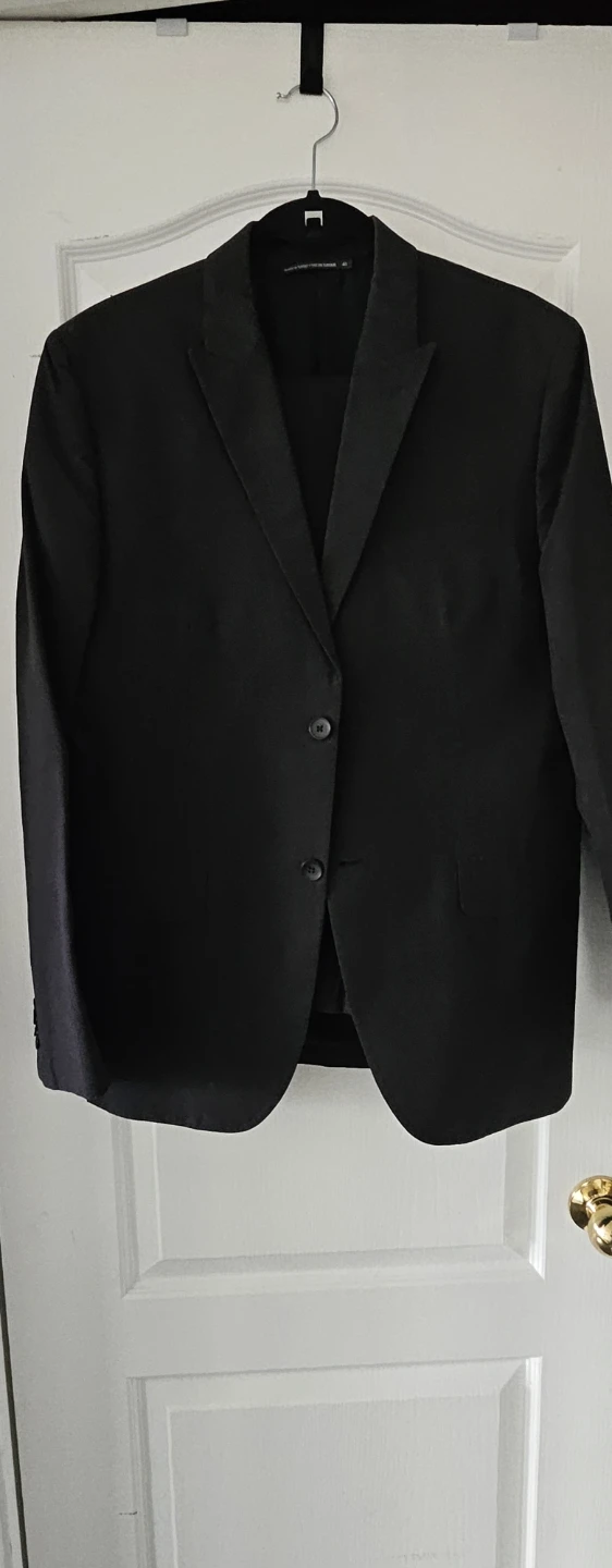 Club Monaco Black Suit Jacket and pant size 40 - photo 3