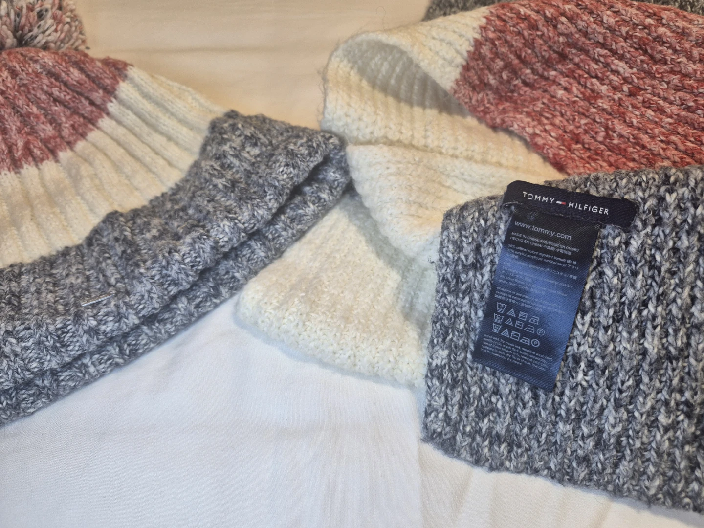 Tommy Hilfiger Hat and Scarf Set - photo 4