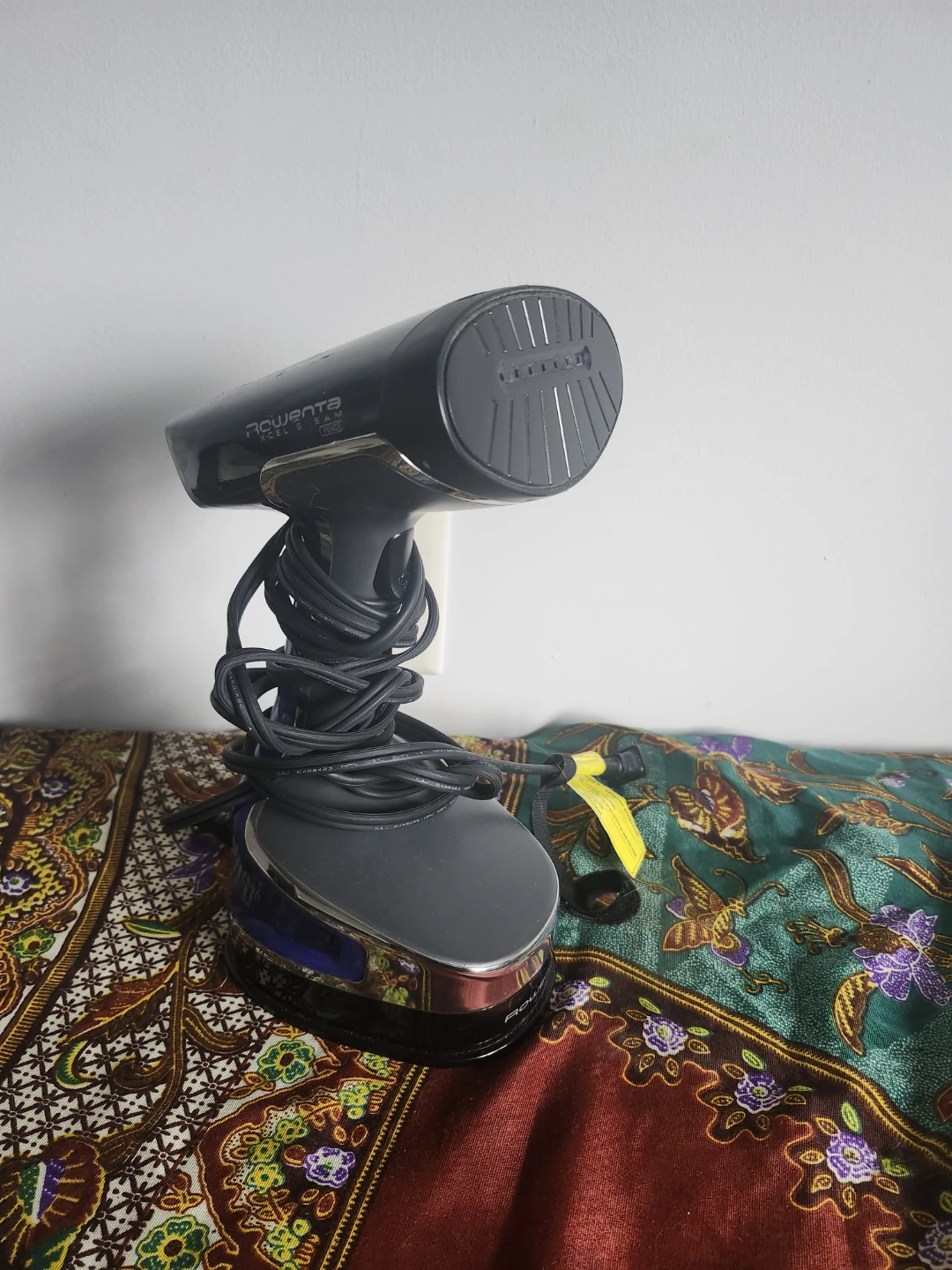 Rowenta Handheld Steamer - photo 2