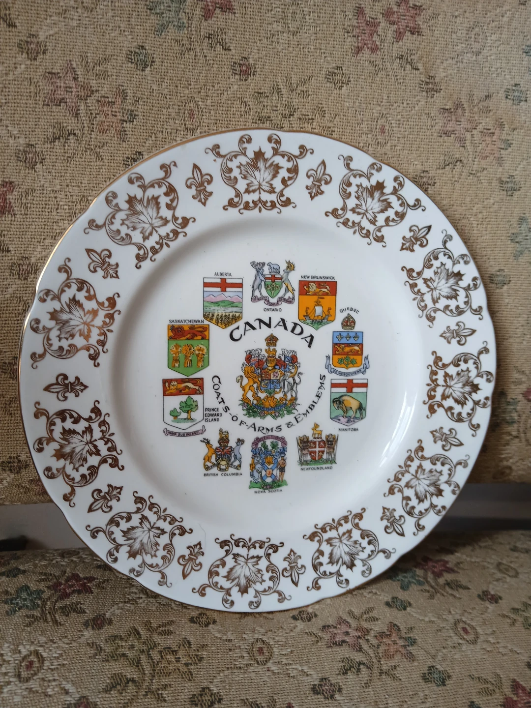 Paragon Canada Coats of Arms & Emblems Decorative Plate