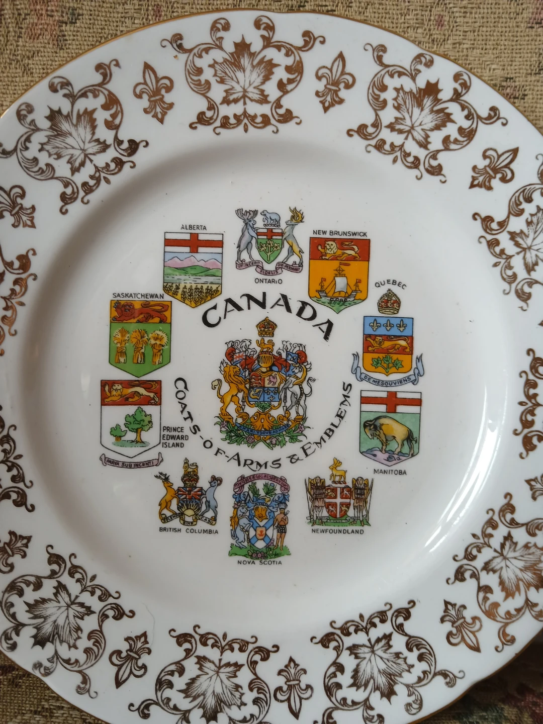 Paragon Canada Coats of Arms & Emblems Decorative Plate - photo 2