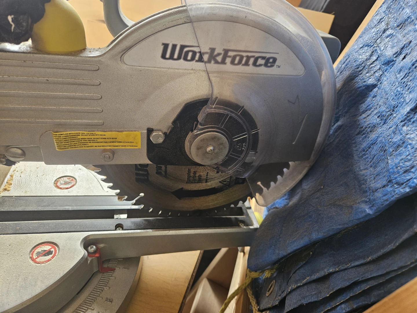 Workhorse compound sliding mitre saw