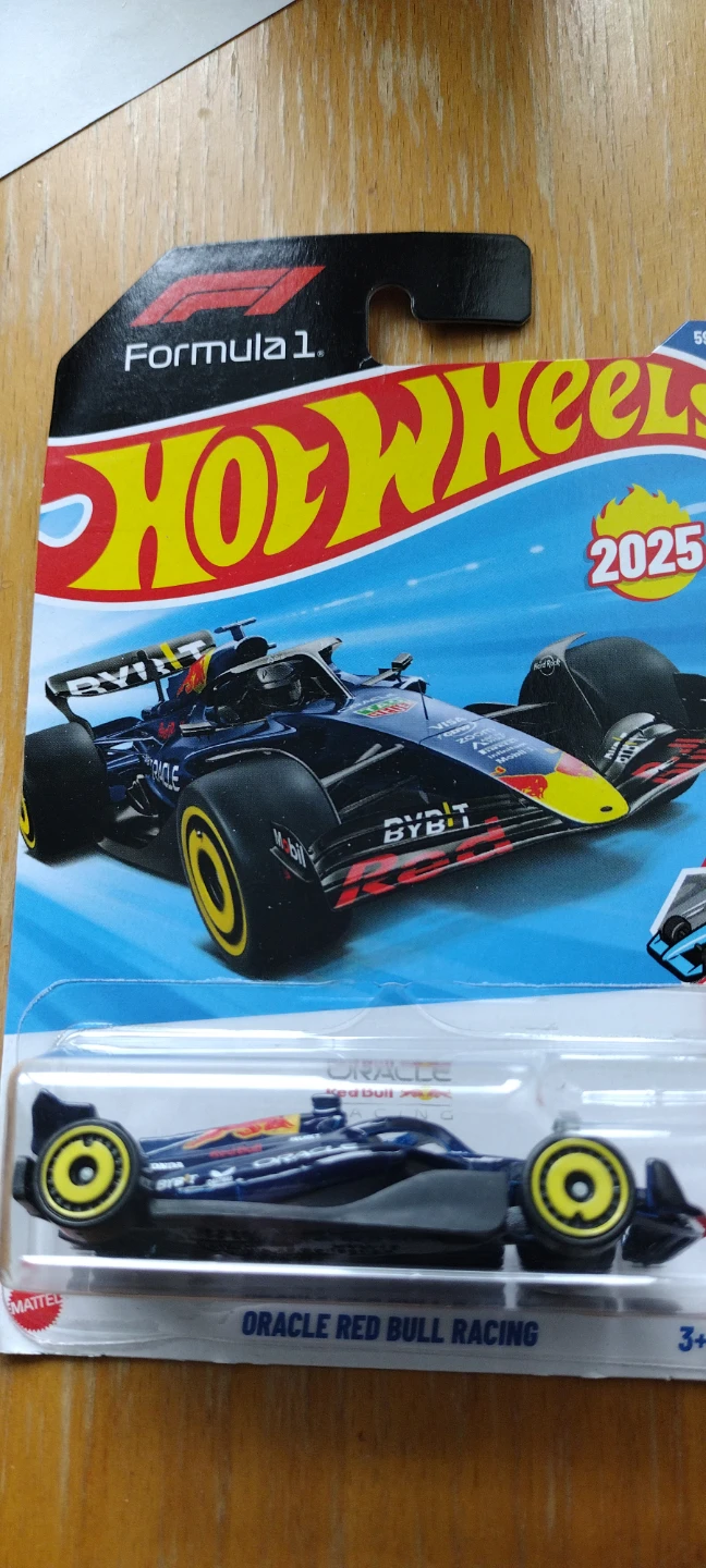 Hot Wheels 2025 Formula 1 Oracle Red Bull Racing Car