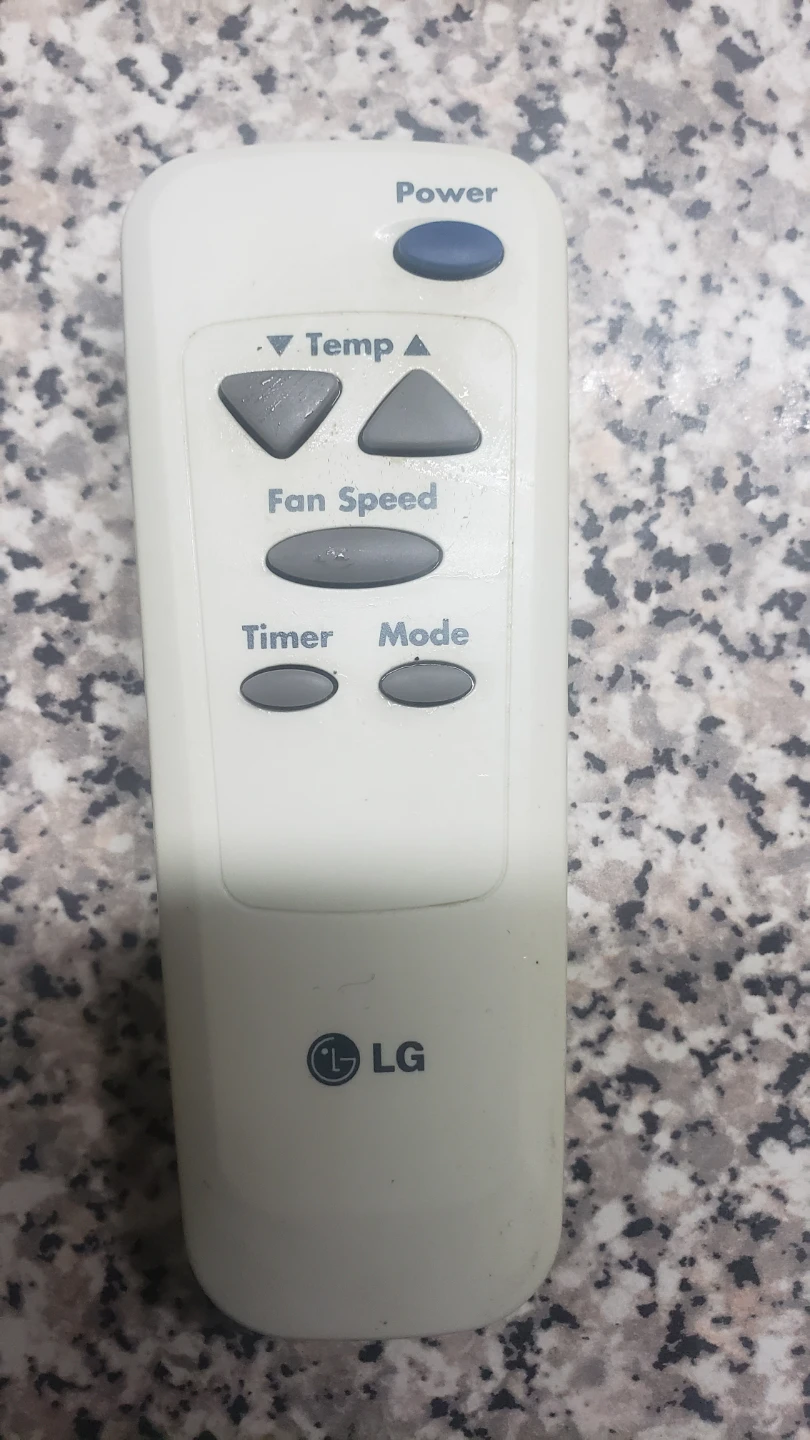 LG LV120CE Room Air Conditioner - photo 4