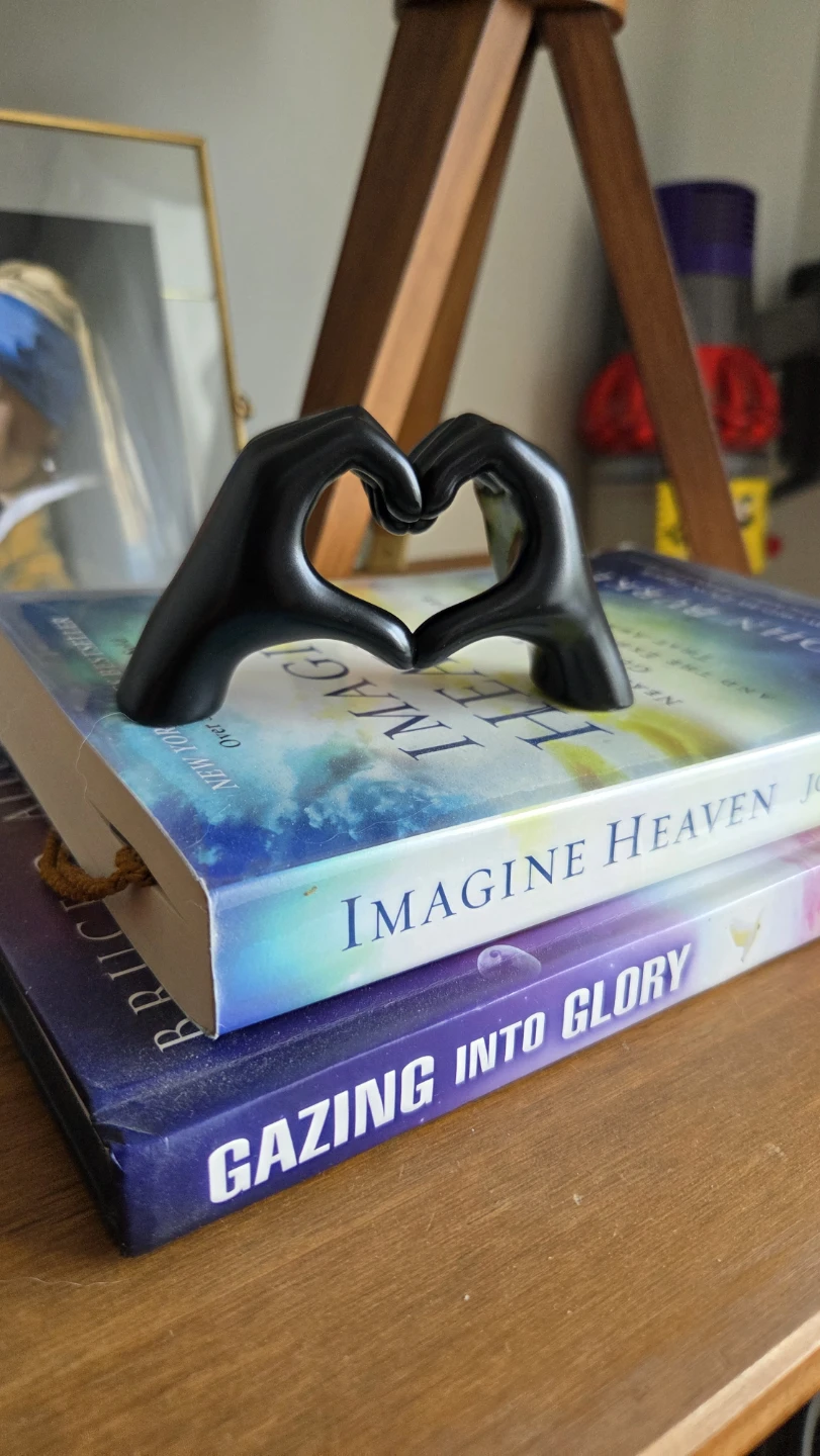 4×2" Heart Hands Sculpture Décor Display *new