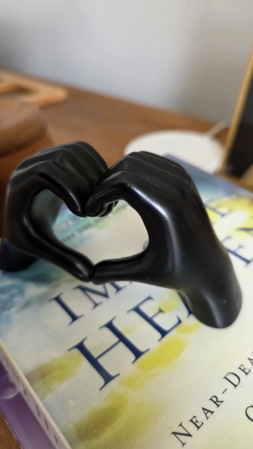 4×2" Heart Hands Sculpture Décor Display *new - photo 2