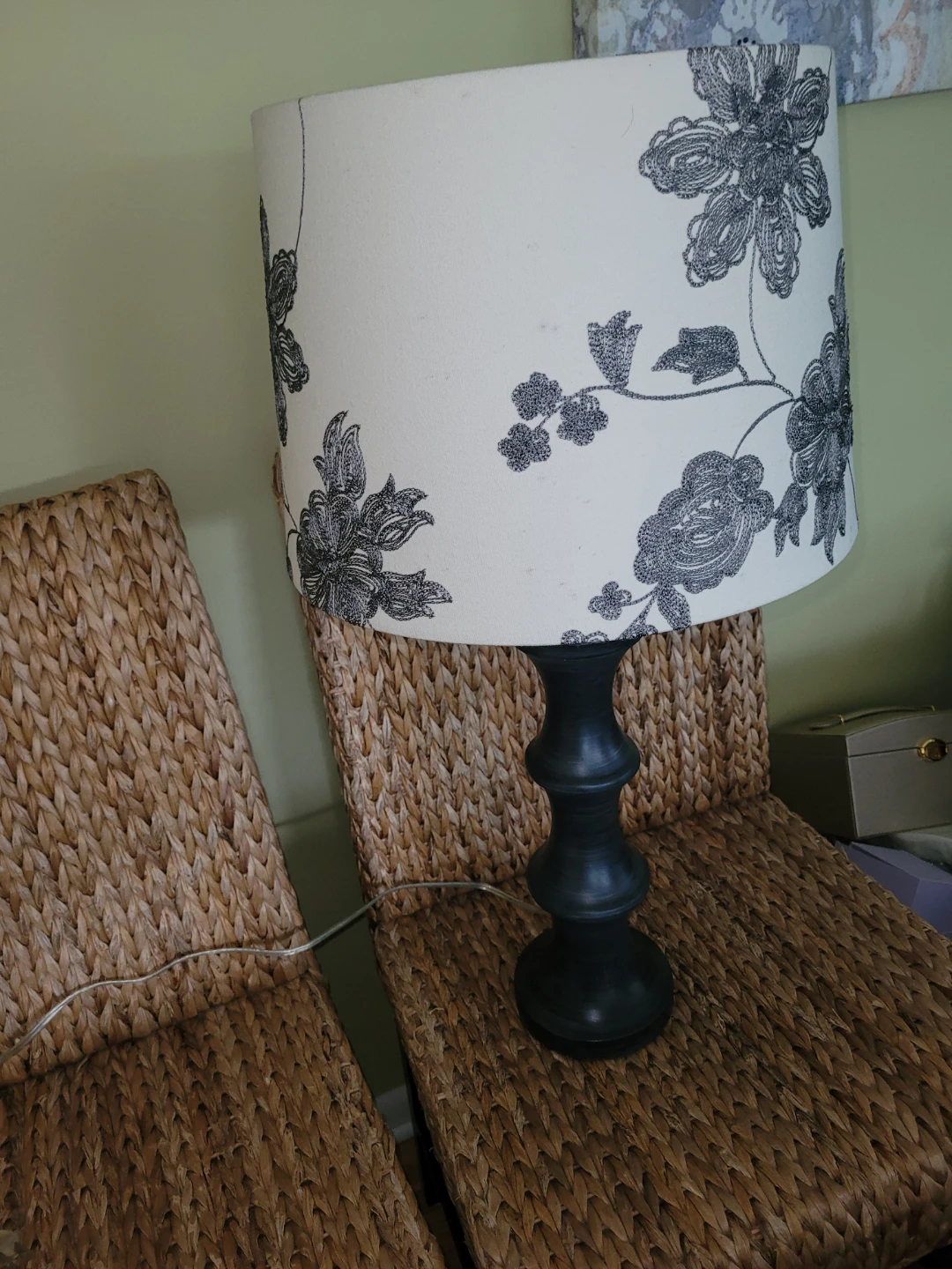 Table Lamp with Floral Pattern Shade