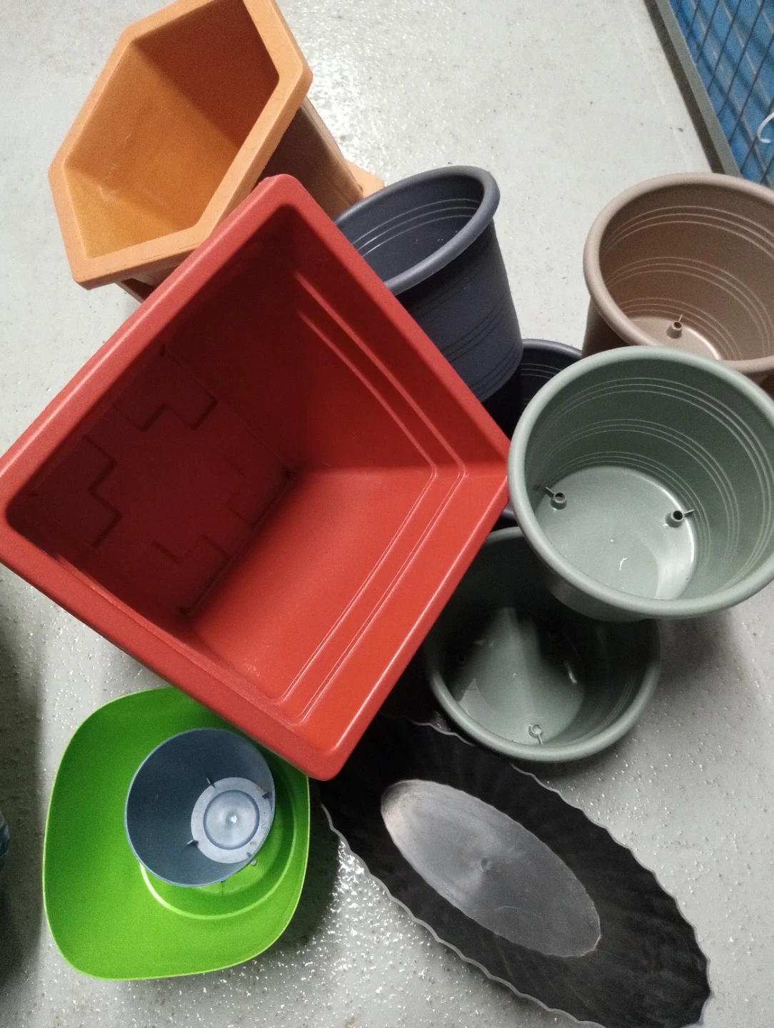 New assorted plant pots $20.,each color one set.