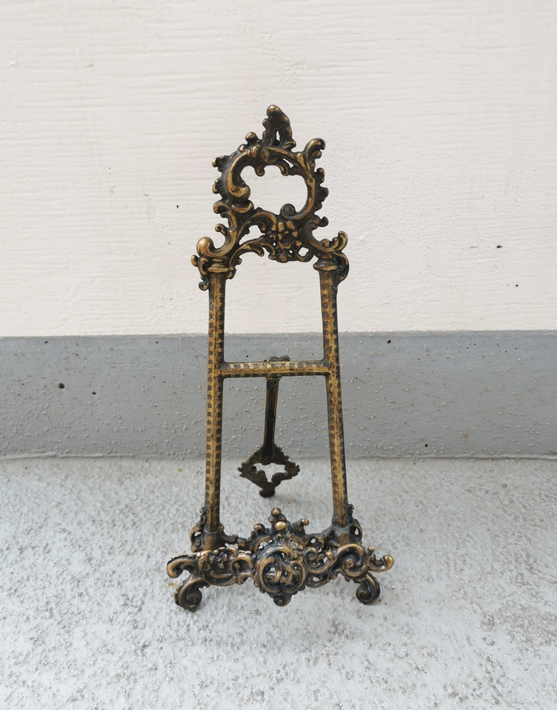 Vintage Ornate Brass Tabletop Easel Rococo Display Stand - photo 3