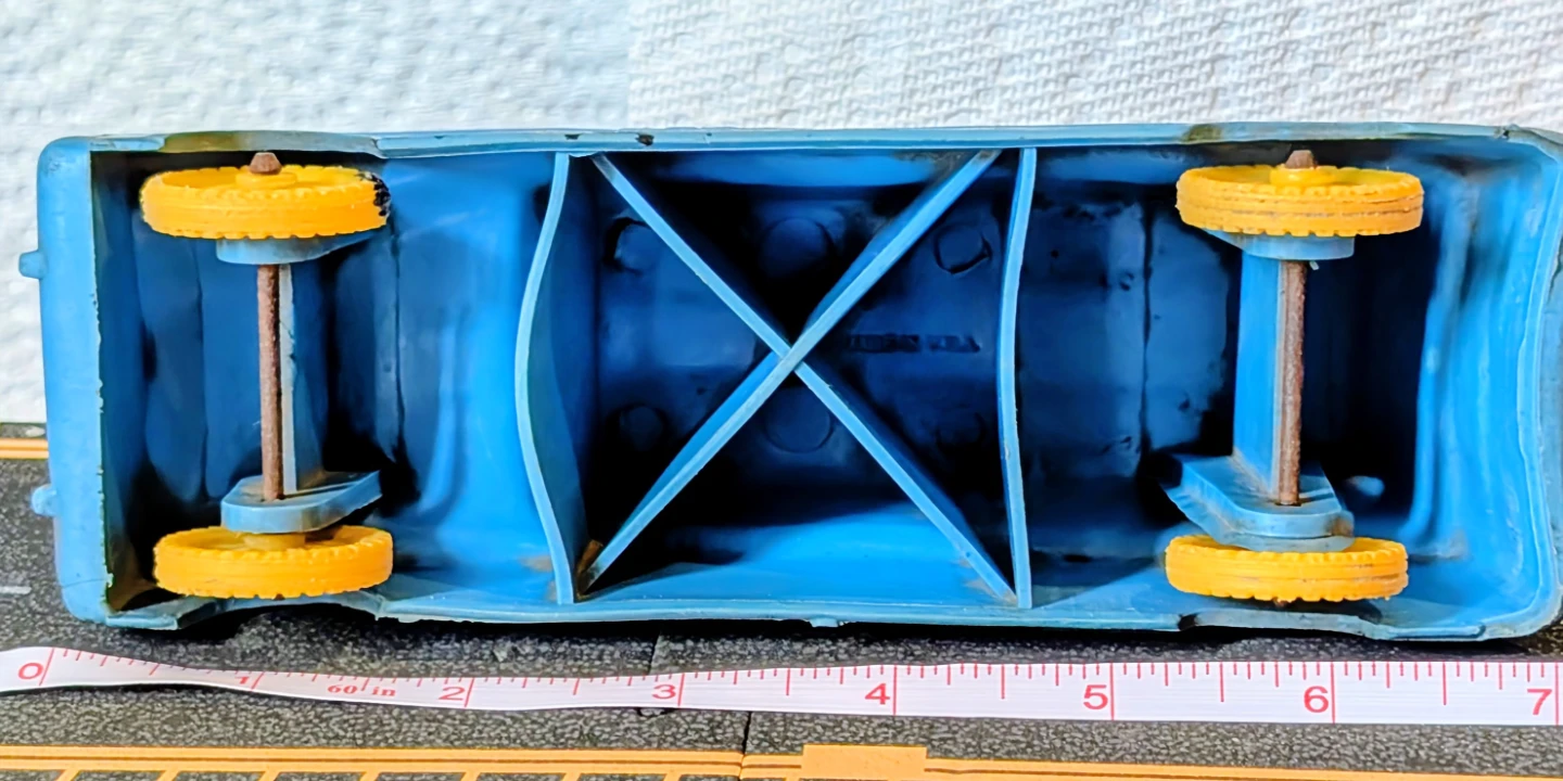 Auburn Rubber Airport Taxi Station Wagon - Made in USA - photo 5